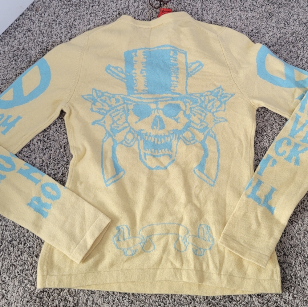Amal guessous sweater